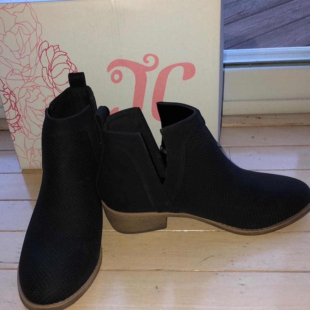 NIB Juicy Couture “Laniee” Black Ankle Boots - Picture 1 of 7